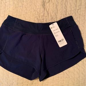 New with tags CRZ yoga shorts in Navy! Very flattering and similar to lulu!